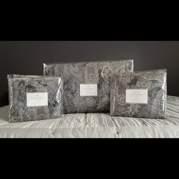 Pottery Barn Other - Pottery Barn King Sized Quilt & 2 Shams